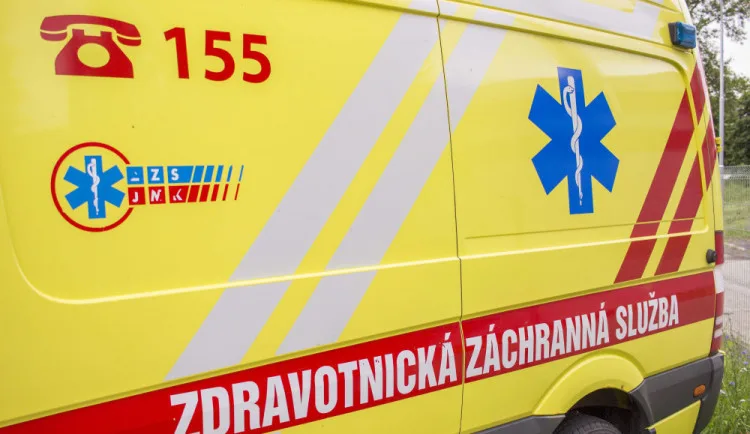 Čtyřiasedmdesátiletý muž se v Krnově otrávil oxidem uhelnatým. O dva roky straší žena musela do nemocnice