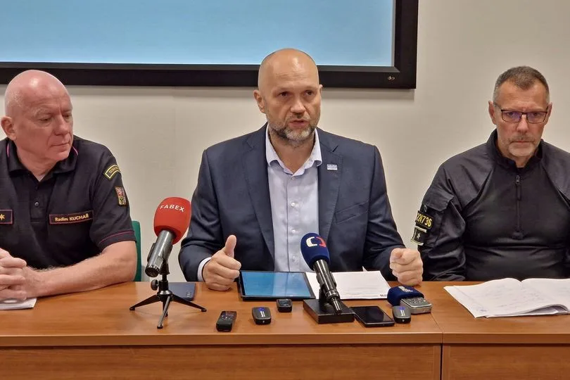 Armáda by v Moravskoslezském kraji mohla pomáhat až do listopadu, teplo i teplou vodu už má celý Krnov