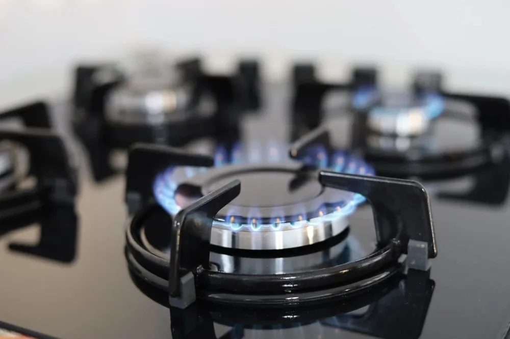 Úleva pro lidi z oblastí zasažených povodněmi. ČEZ odloží placení záloh, Innogy je sníží až o polovinu