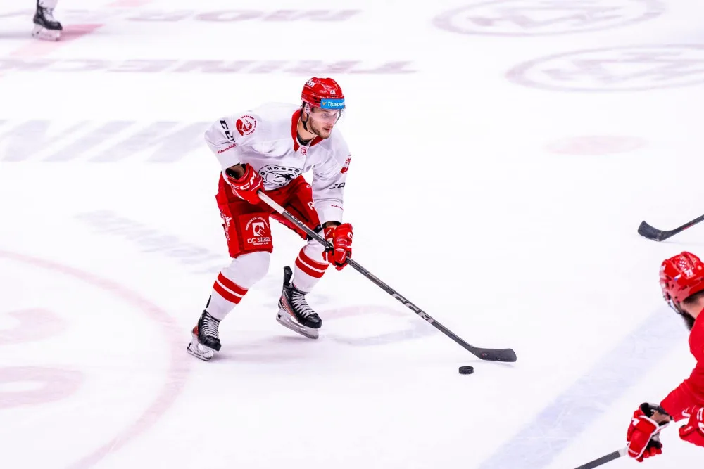 Hokejisté Sparty vyhráli v Třinci 3:2 po nájezdech, rozhodl Horák