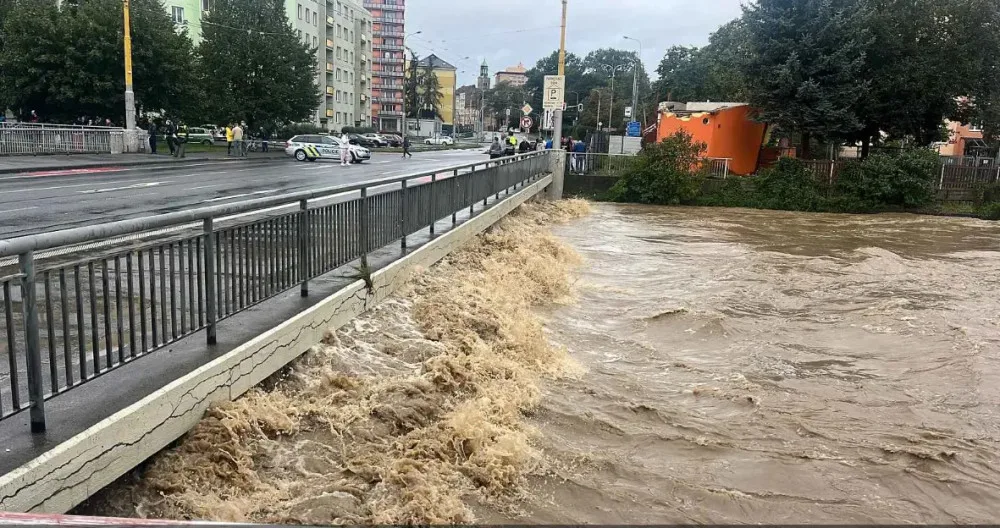Povodní poškozený most v Ratibořské ulici v Opavě půjde v lednu k zemi. Demolice může zastavit provoz