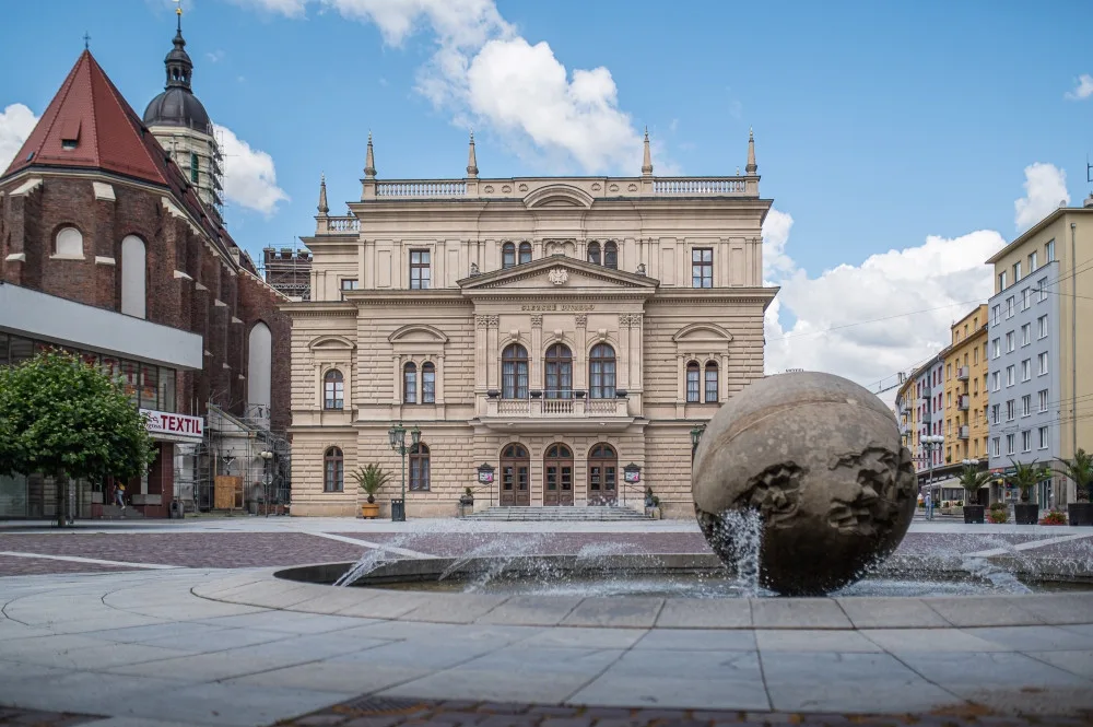 Slezské divadlo Opava v neděli uvede satirický příběh o návratu Adolfa Hitlera