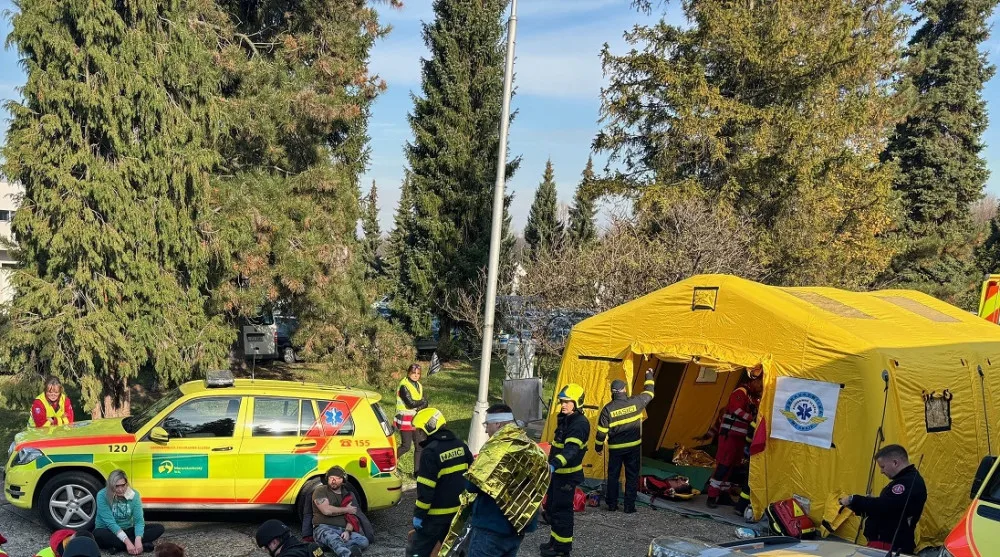 VIDEO: Policie, hasiči a zdravotníci nacvičovali ve Frýdku-Místku zásah proti útočníkovi, který střílí po lidech