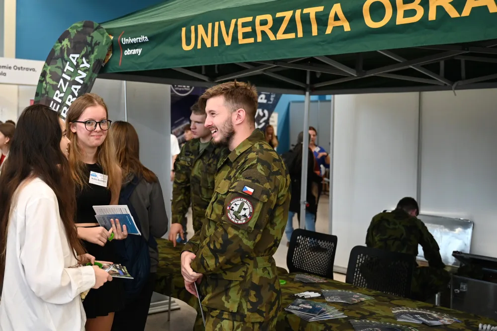 Výběr školy i budoucí kariéry na Černé louce. Student a job.