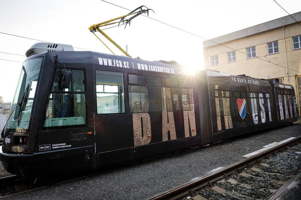 Baník se dnes utká s pražskou Slavií. Fotbalové fanoušky z ostravského stadionu přepraví tramvajová posila