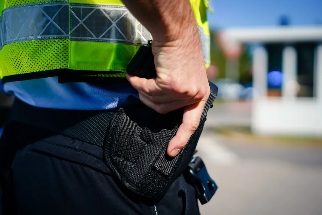 Policejní honička na Dubině. Muži zákona dopadli muže, který se vyhýbal vězení za krádeže