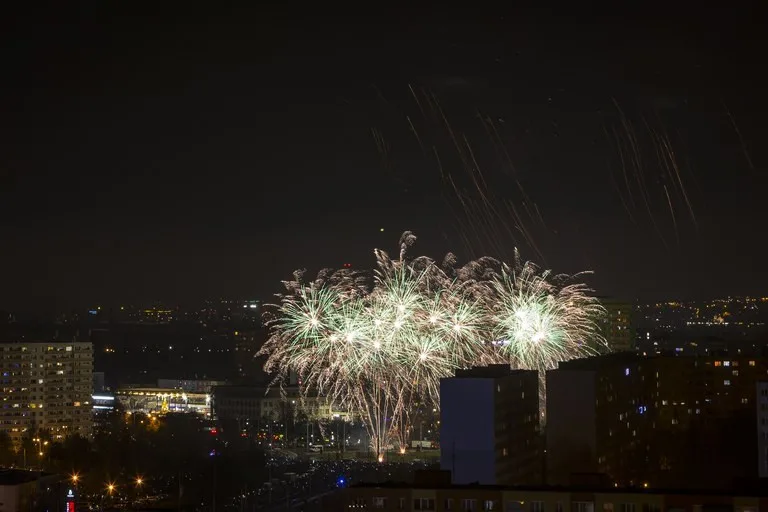 Kam za novoročním ohňostrojem v Moravskoslezském kraji? Řada měst od silvestrovské podívané upouští