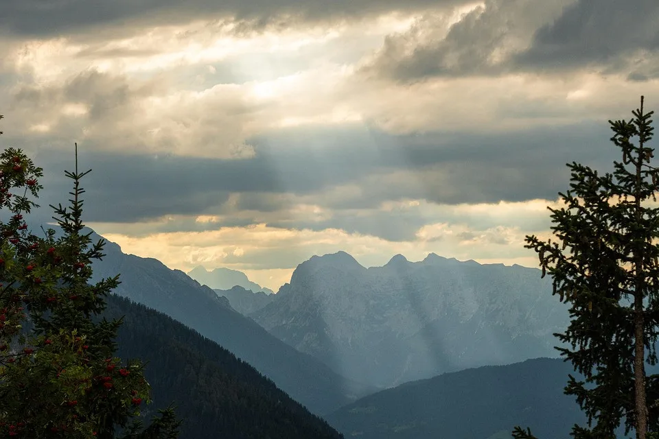 Inverze se Česko nezbaví, slunce se ukáže jen na horách. Od čtvrtka se začne oteplovat