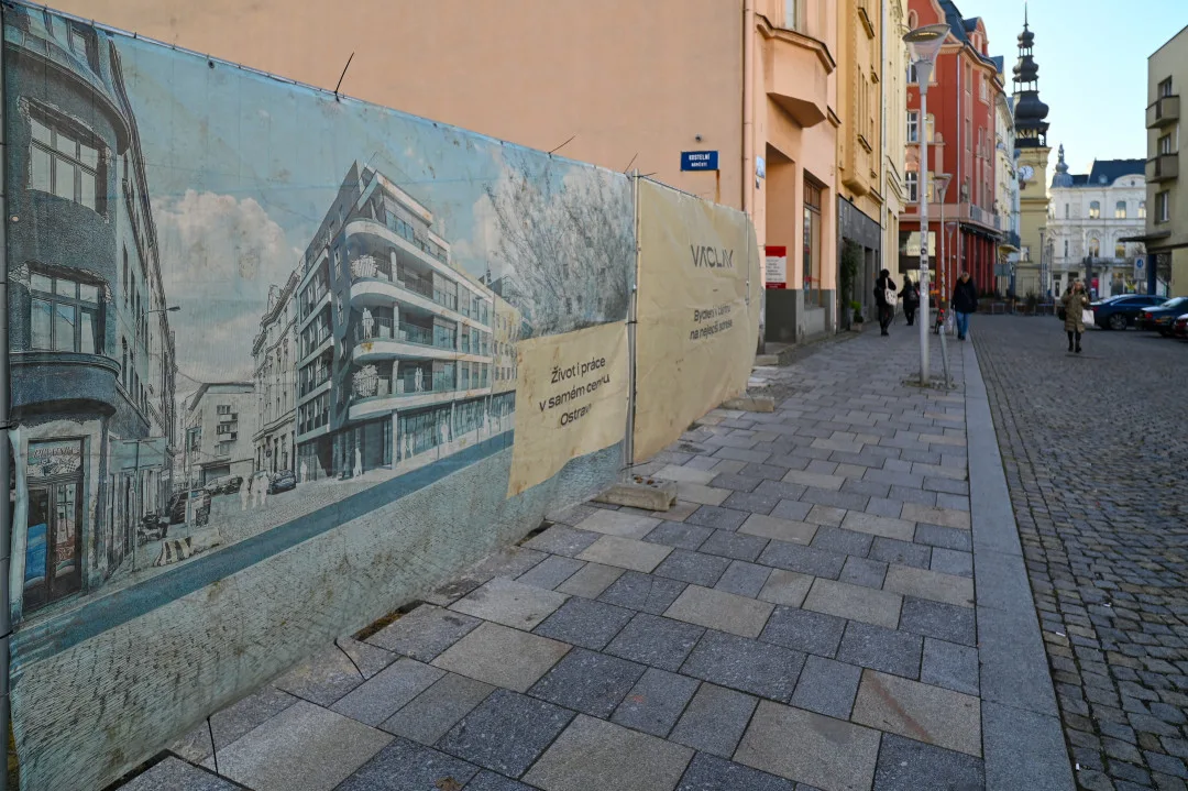 FOTO: V srdci Ostravy začal růst polyfunkční dům Václav, upraveno bude i okolí