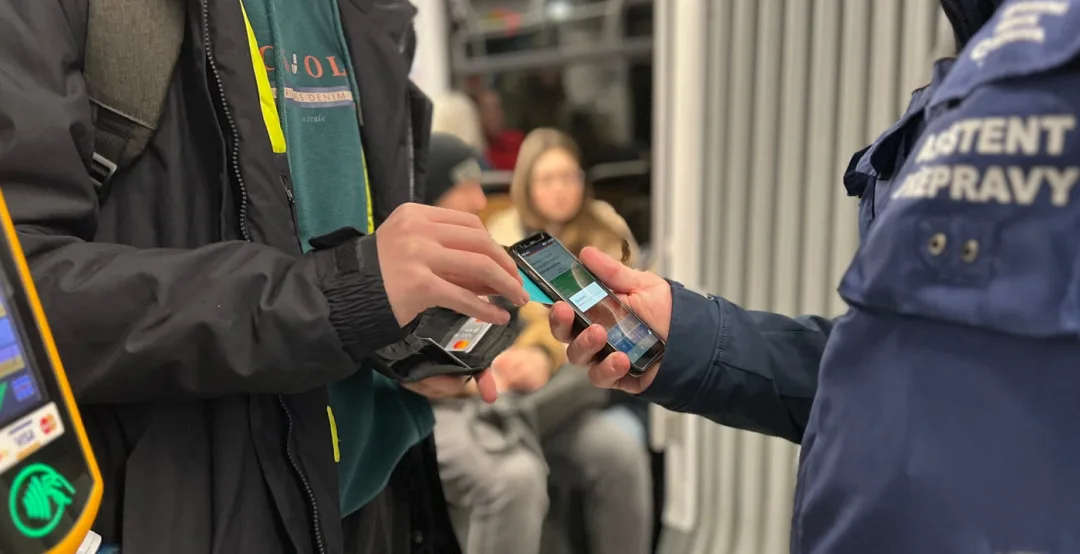 Kontroloři se opět zaměřili na černé pasažéry v tramvajích a autobusech. Lístek neměl každý dvacátý Ostravan