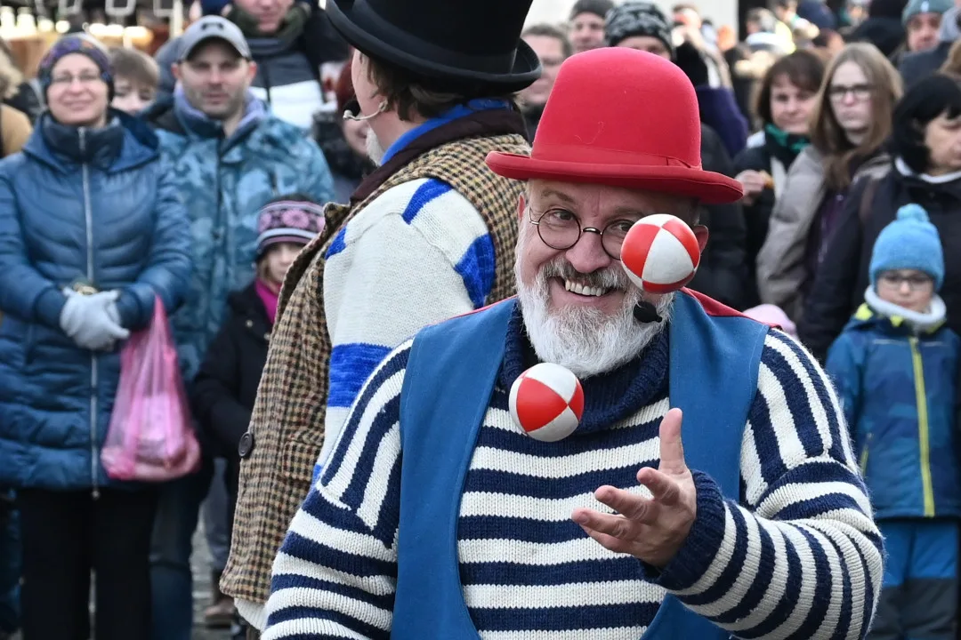 Masopustní veselí zasáhlo Slezskoostravský hrad. Zabíjačka i maškary.