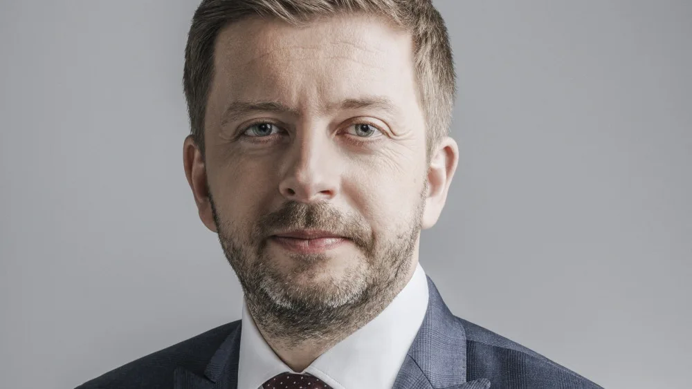 Matka oběti střelby na Karlově univerzitě viní Rakušana a šéfy policie. U nového Jičína vyvěsila billboard