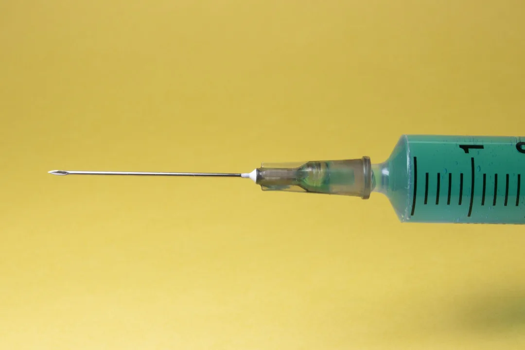 Zaplaťte, nebo vás nakazím HIV, vyhrožoval Ostravan kolemjdoucím. Uloupené peníze použil na drogy