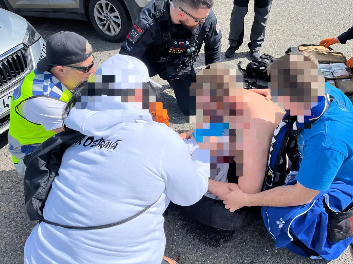 Explozi pyrotechniky před zápasem Baníku policisté vyšetřují jako obecné ohrožení. Pachateli hrozí pět let