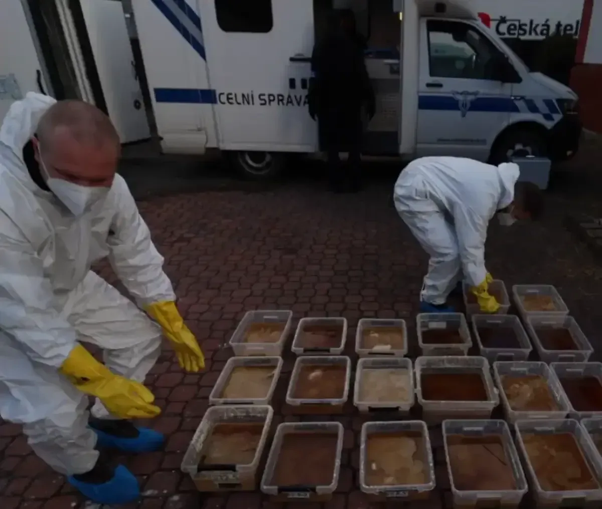 Celníci na Ostravsku objevili laboratoř na klefedron. Nová droga konkuruje kokainu