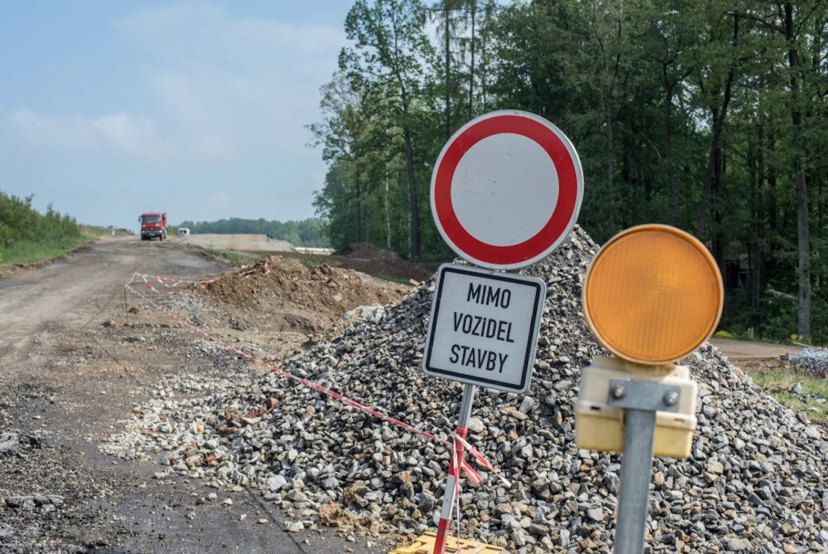 Oprava silnice I/45 na hranici Moravskoslezského a Olomouckého kraje se odkládá