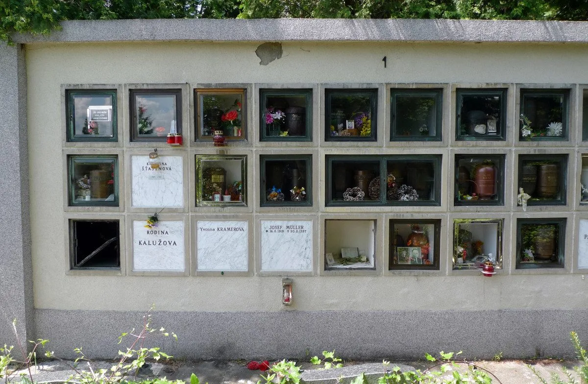 Karviná rozšiřuje kapacitu kolumbárií na městském hřbitově