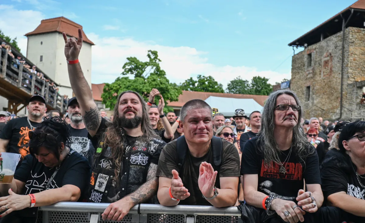 Sorfest přilákal fanoušky rocku na Slezskoostravský hrad. Hrálo se ze tří pódií