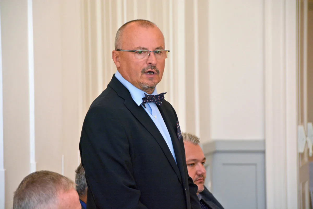Senátor Petr Vícha opouští SOCDEM kvůli opětovné snaze o spolupráci se Stačilo!