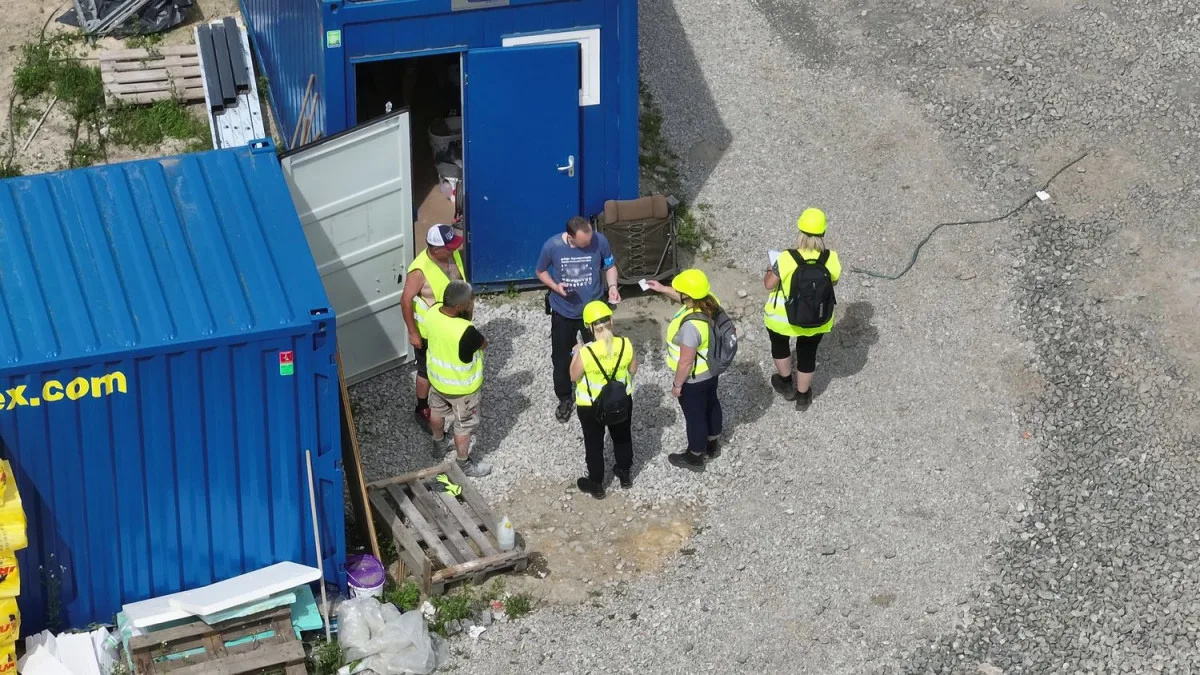 VIDEO: Cizinecká policie zasahovala. Prověřila 400 lidí, některé čeká vyhoštění