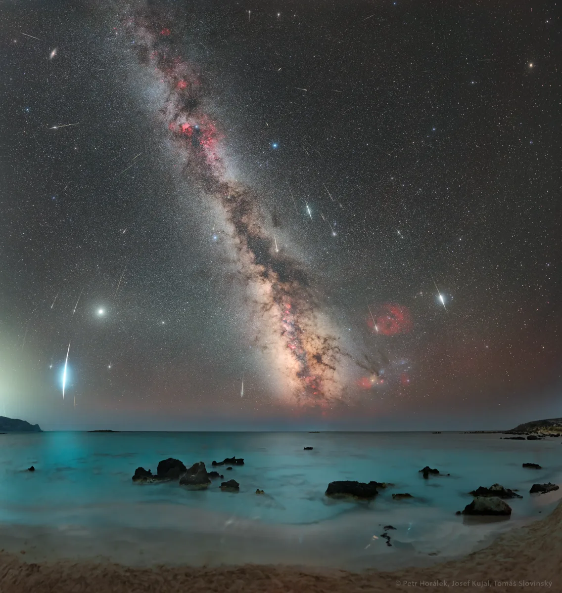 Astronom zachytil spolu s kolegy unikátní snímek meteorického roje Kappa-Cygnid