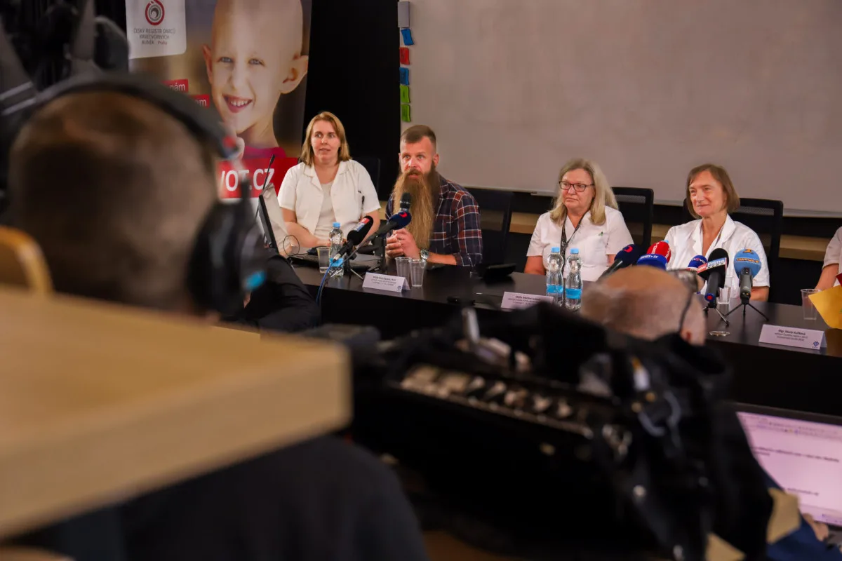Madlence, které chtěly darovat kostní dřeň tisíce lidí, zabírá léčba. Transplantaci nepotřebuje