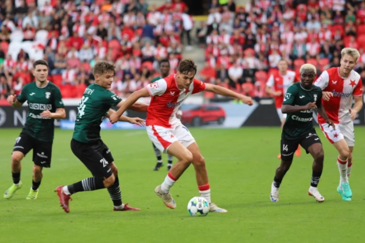 Slavia doma porazila Karvinou 3:1, dvě branky vstřelil Lukáš Vorlický