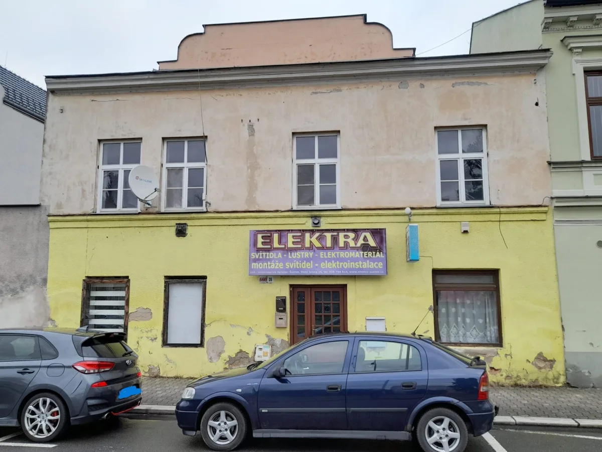 Nový Jičín smění neprodejný dům za pozemky v Loučce, chce je na parkovací místa.
