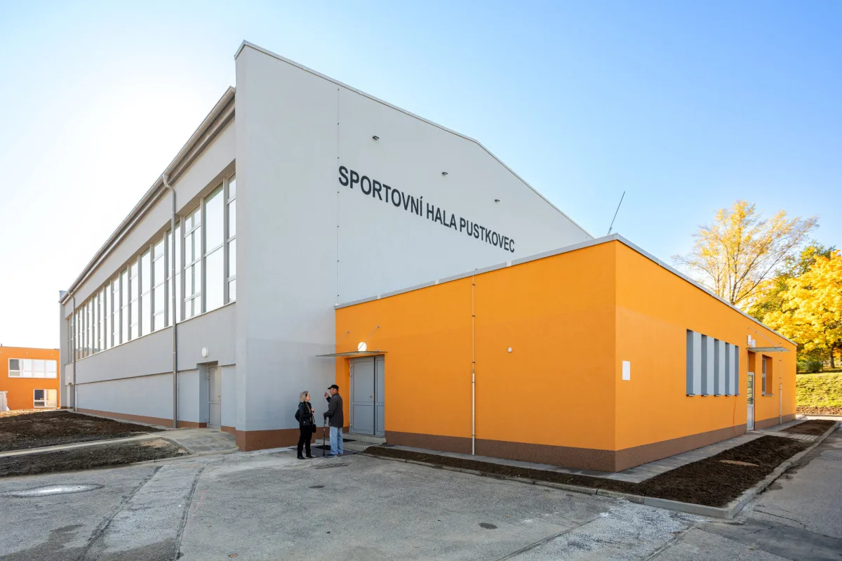 FOTO: V ostravském Pustkovci otevřela zrekonstruovaná sportovní hala. Foto: Lukáš Kaboň