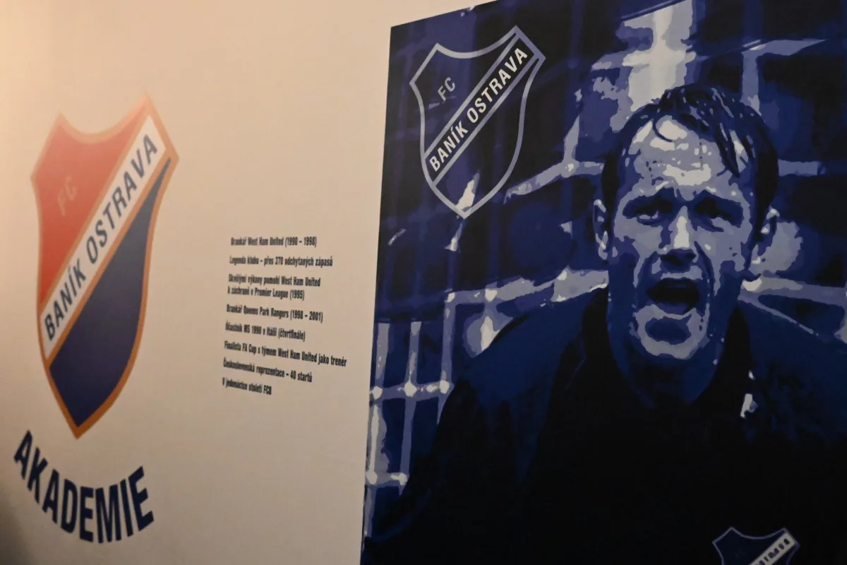FOTO: Mladí baníkovci mají kabiny se jmény hvězd. Baroš, Jankulovski, Mikloško i Galásek