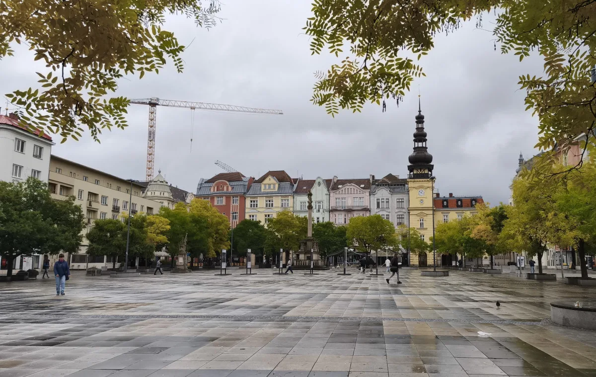 Na Masarykově náměstí v Ostravě začaly přípravy na Ostravské Vánoce