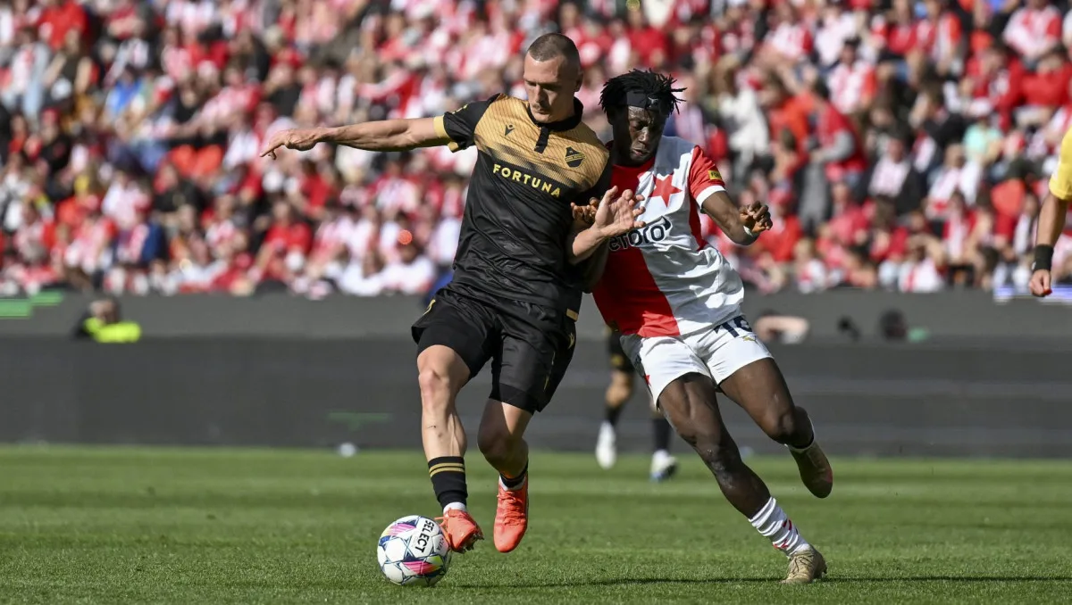 Fotbalisté Slavie porazili Baník 2:0 a v lize po třech zápasech zvítězili