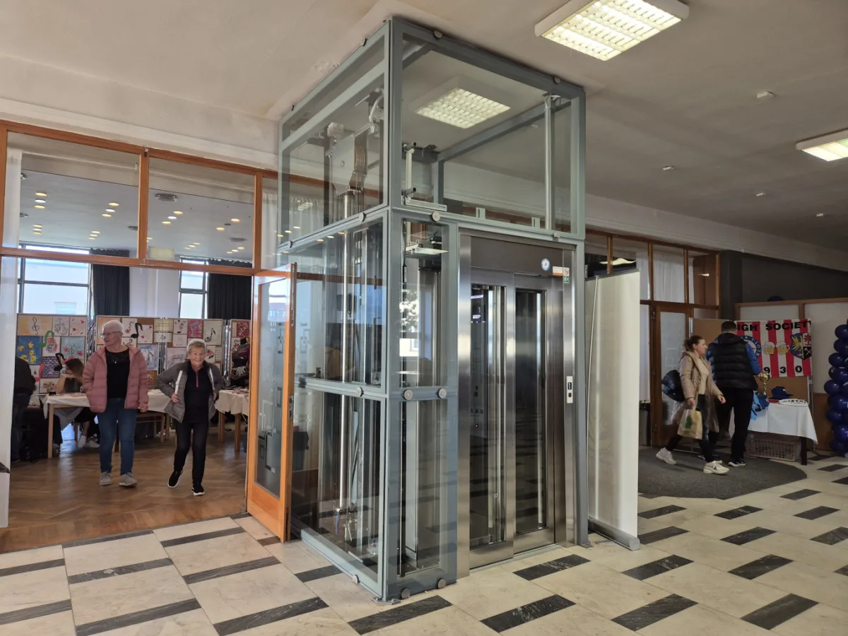 V Orlové dokončili opravu parkoviště, stavbu cyklostezky i modernizaci Kulturního domu