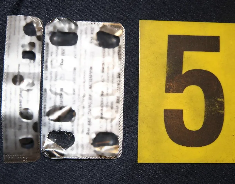 Policie obvinila dealera ze smrti manželů. Za prodej fentanylu mu hrozí až 18 let vězení