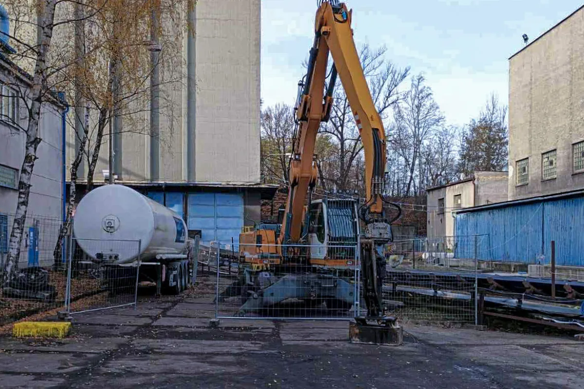 Diamo v Dole ČSA v Karviné zasypává první jámu, zasypání dalších připravuje