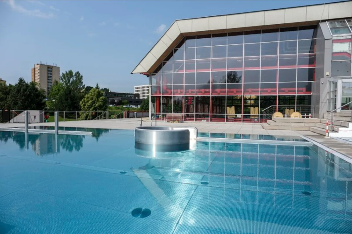 Předprostor Krytého bazénu v Porubě prošel proměnou za 21 milionů