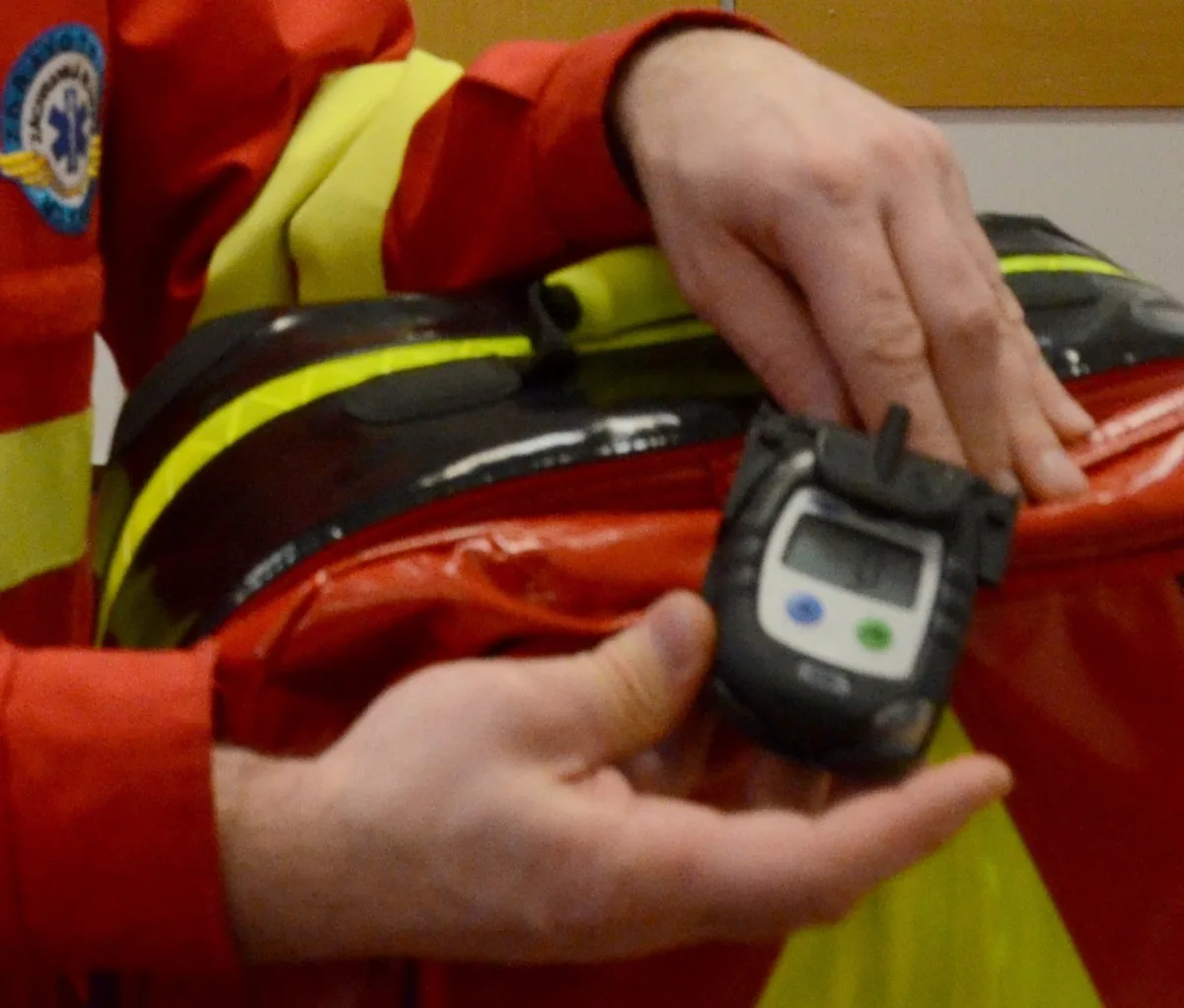 Muž měl závratě a mdloby, záchranáři rychle zjistili výskyt oxidu uhelnatého. Foto: ZZS MSK