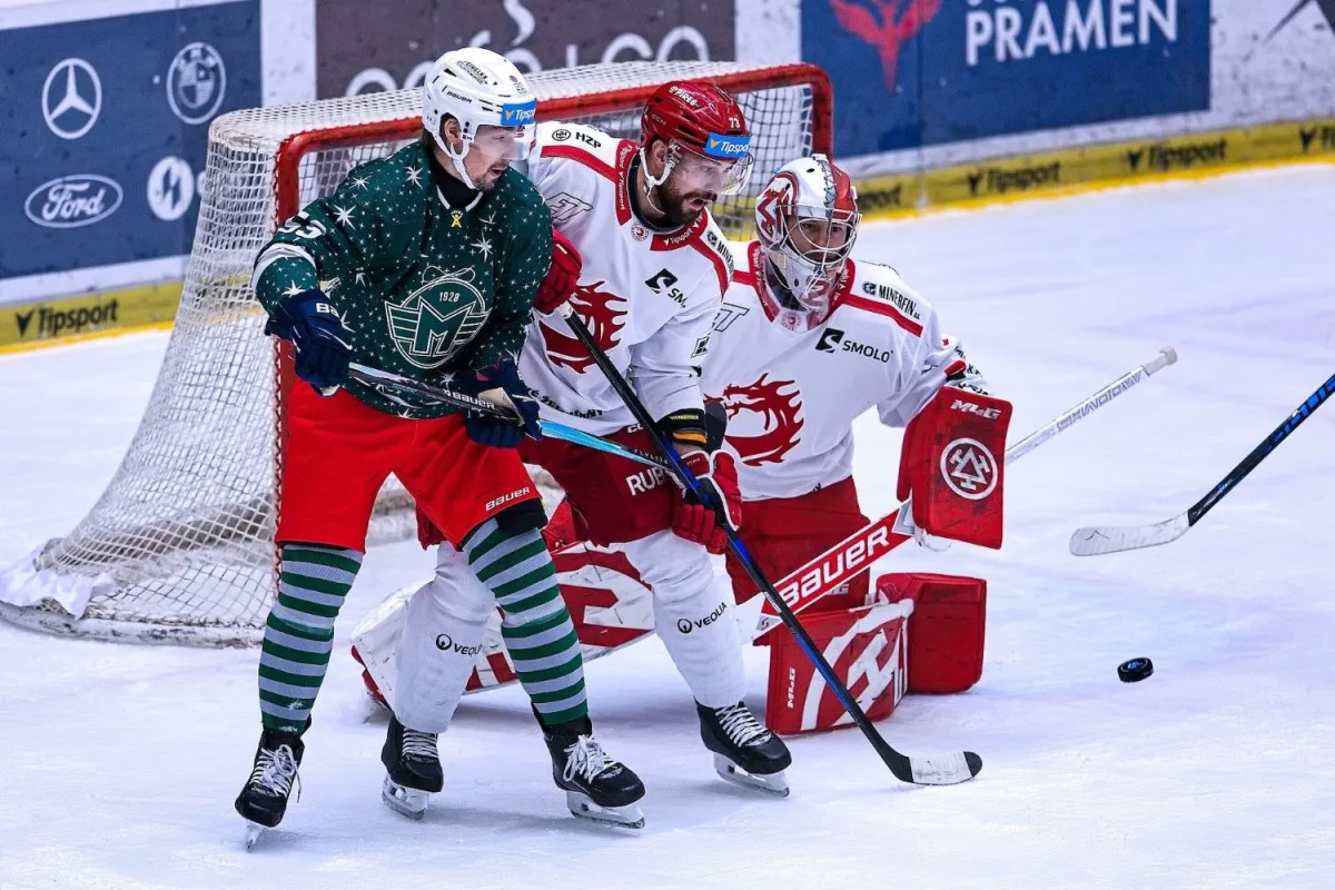 Vyprodaný zápas v Budvar aréně rozhodla první střela na branku, Třinec prohrál 1:0. Foto: Poskytl Petr Tibitanzl / Motor České Budějovice