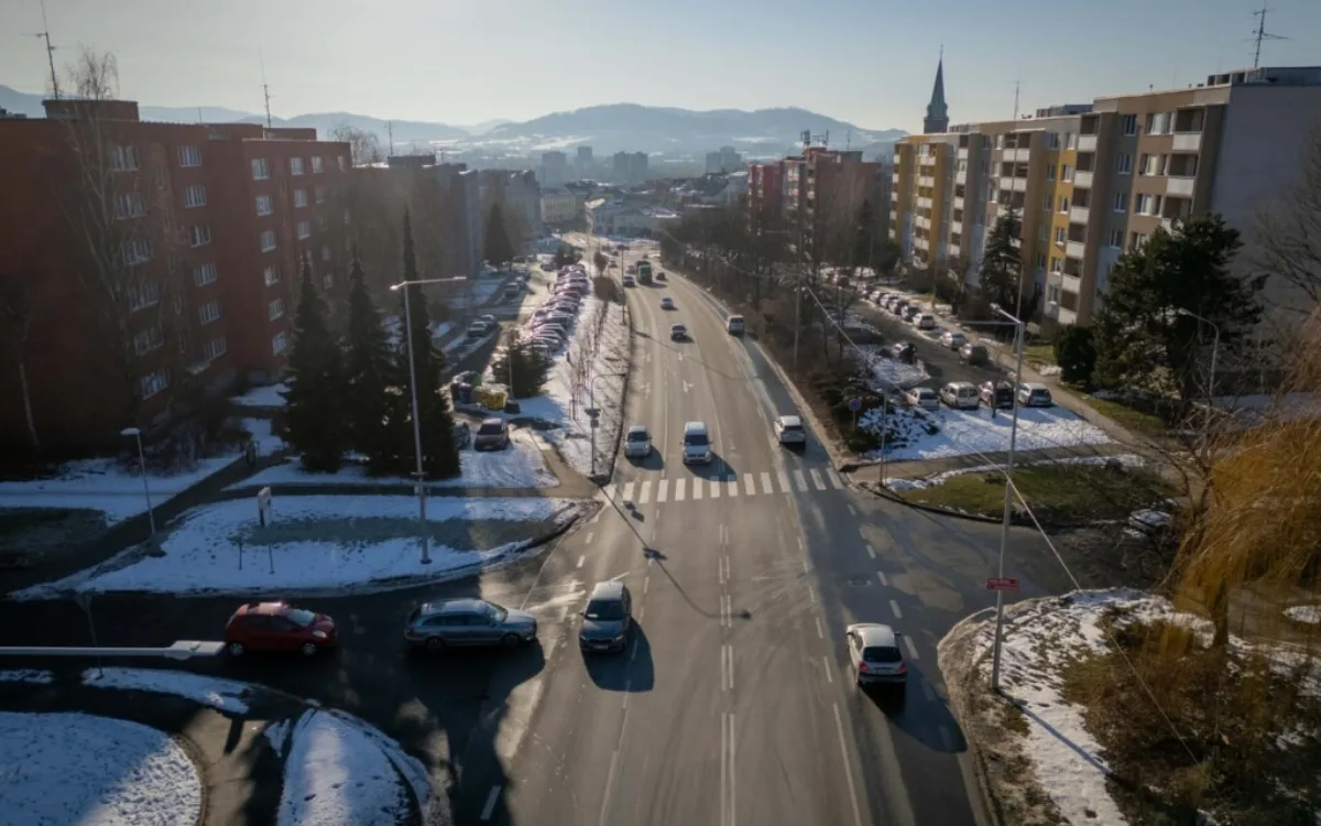 Přechod v ulici Bruzovská, na kterém již bylo sraženo několik chodců.