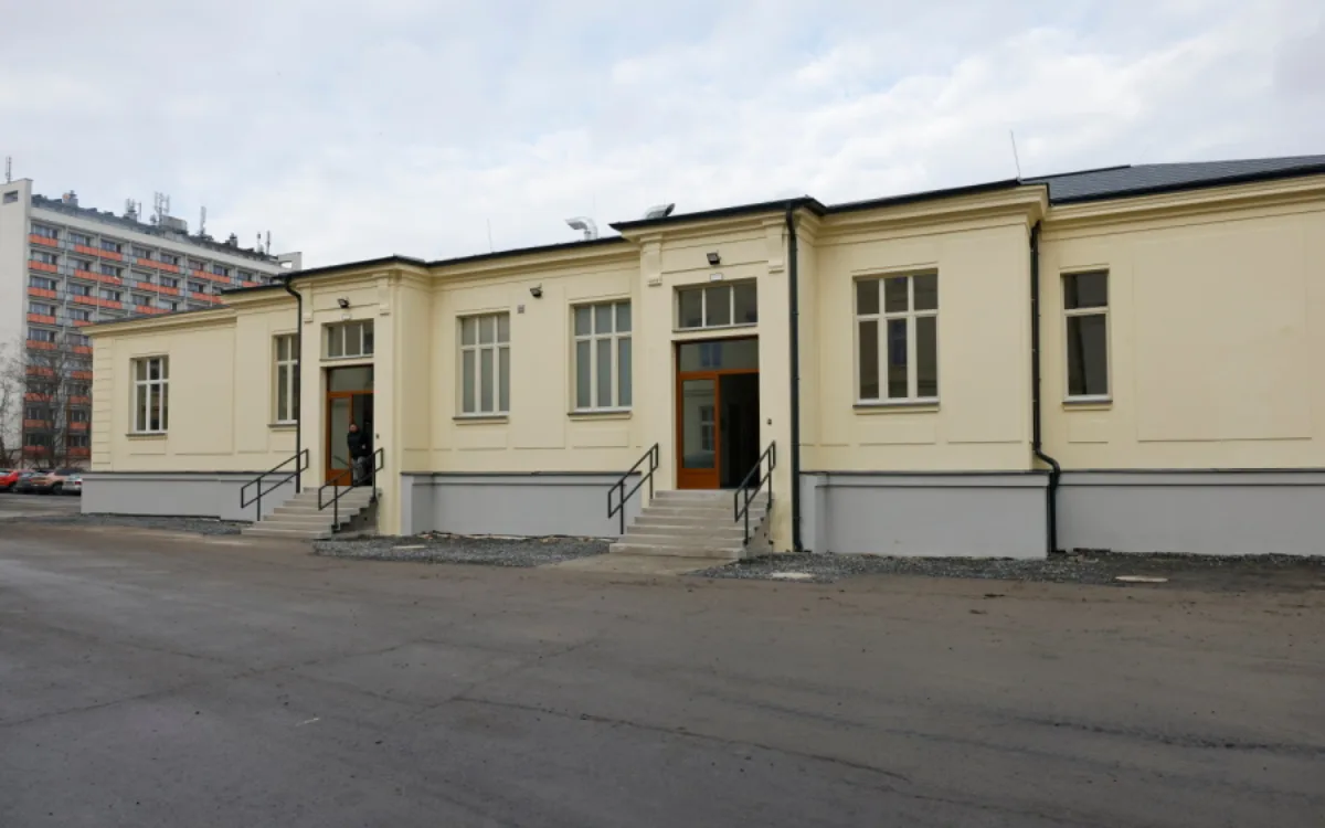 Mendelovo gymnázium v Opavě má opravenou tělocvičnu za více než 26 milionů korun
