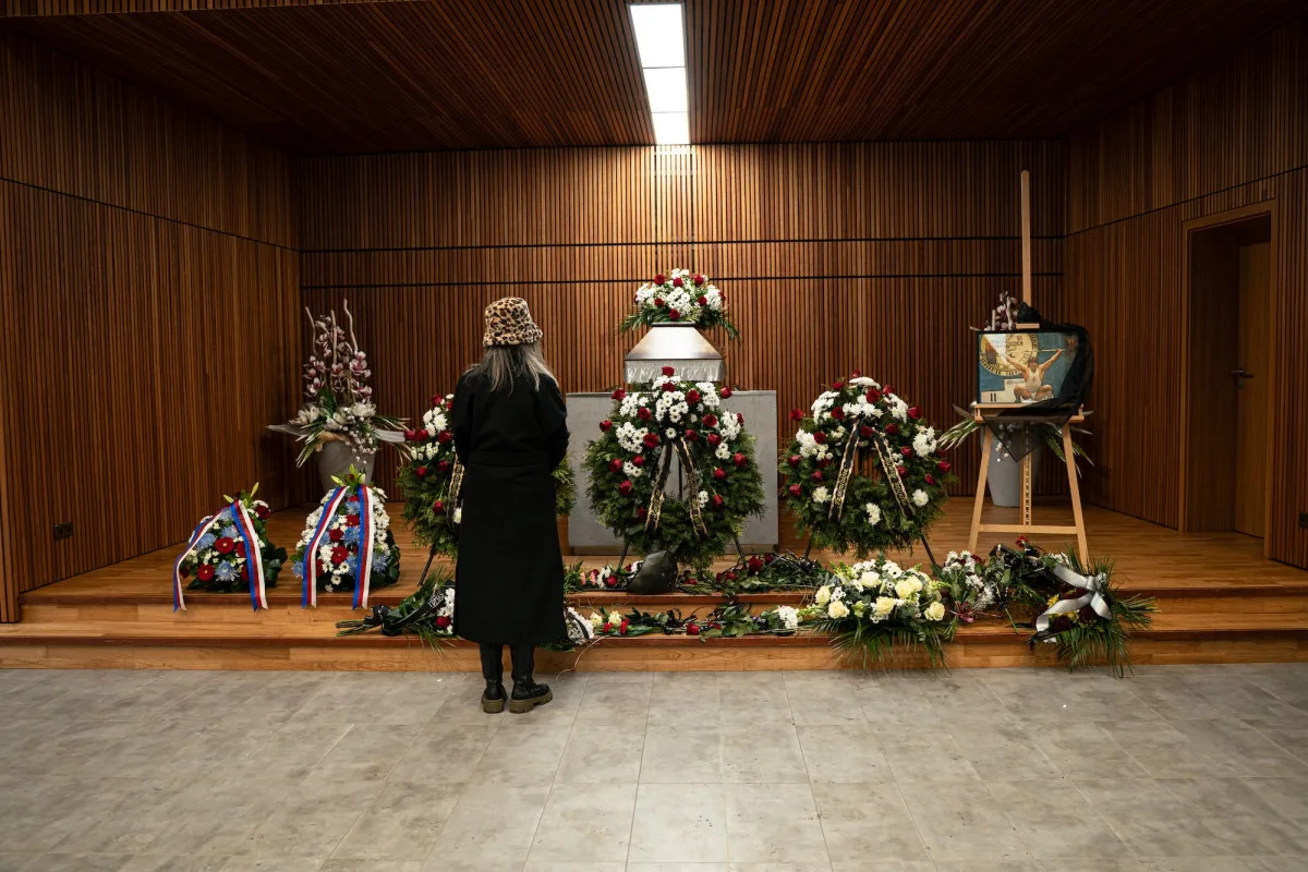 Veřejnost se rozloučila s legendárním vzpěračem Otou Zarembou.