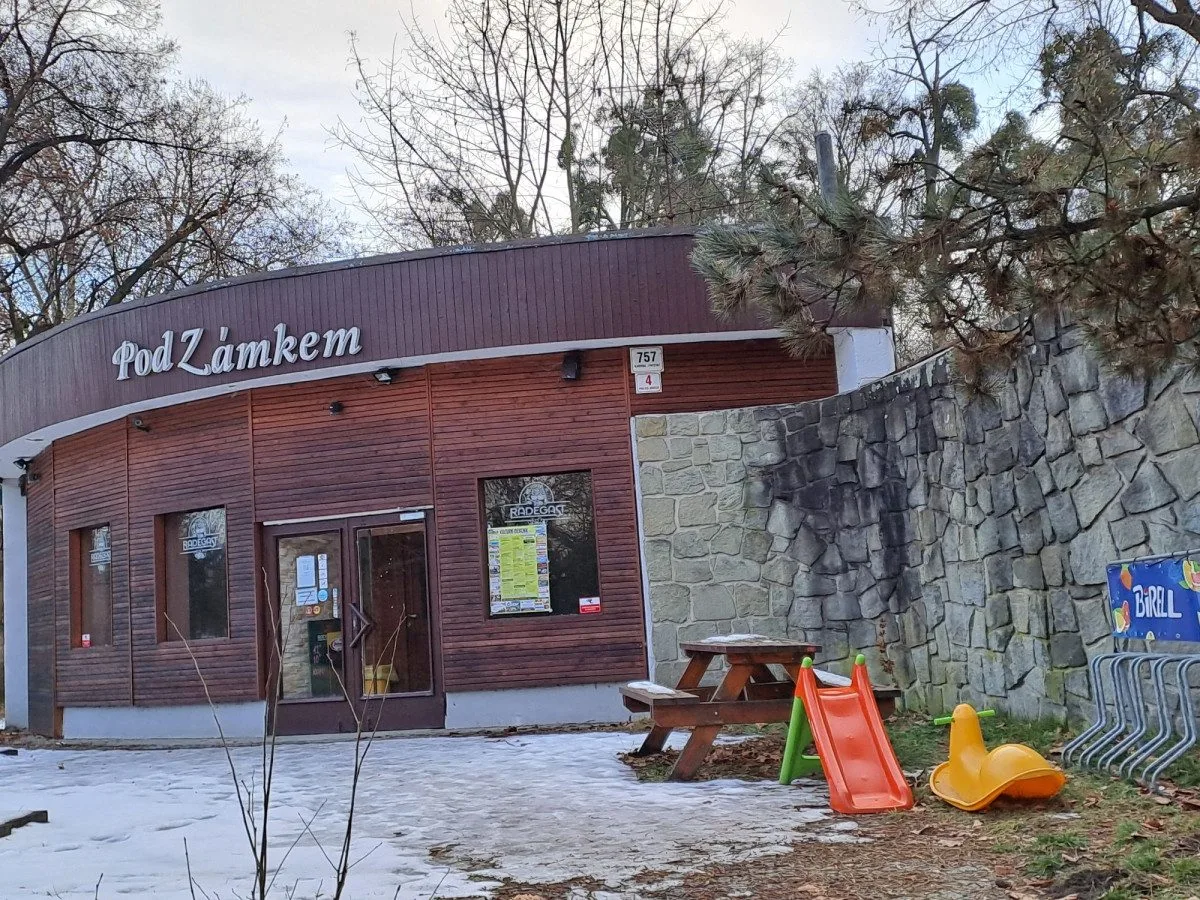 Modrý pavilon v parku Boženy Němcové v Karviné plánuje město přebudovat na ekologické centrum