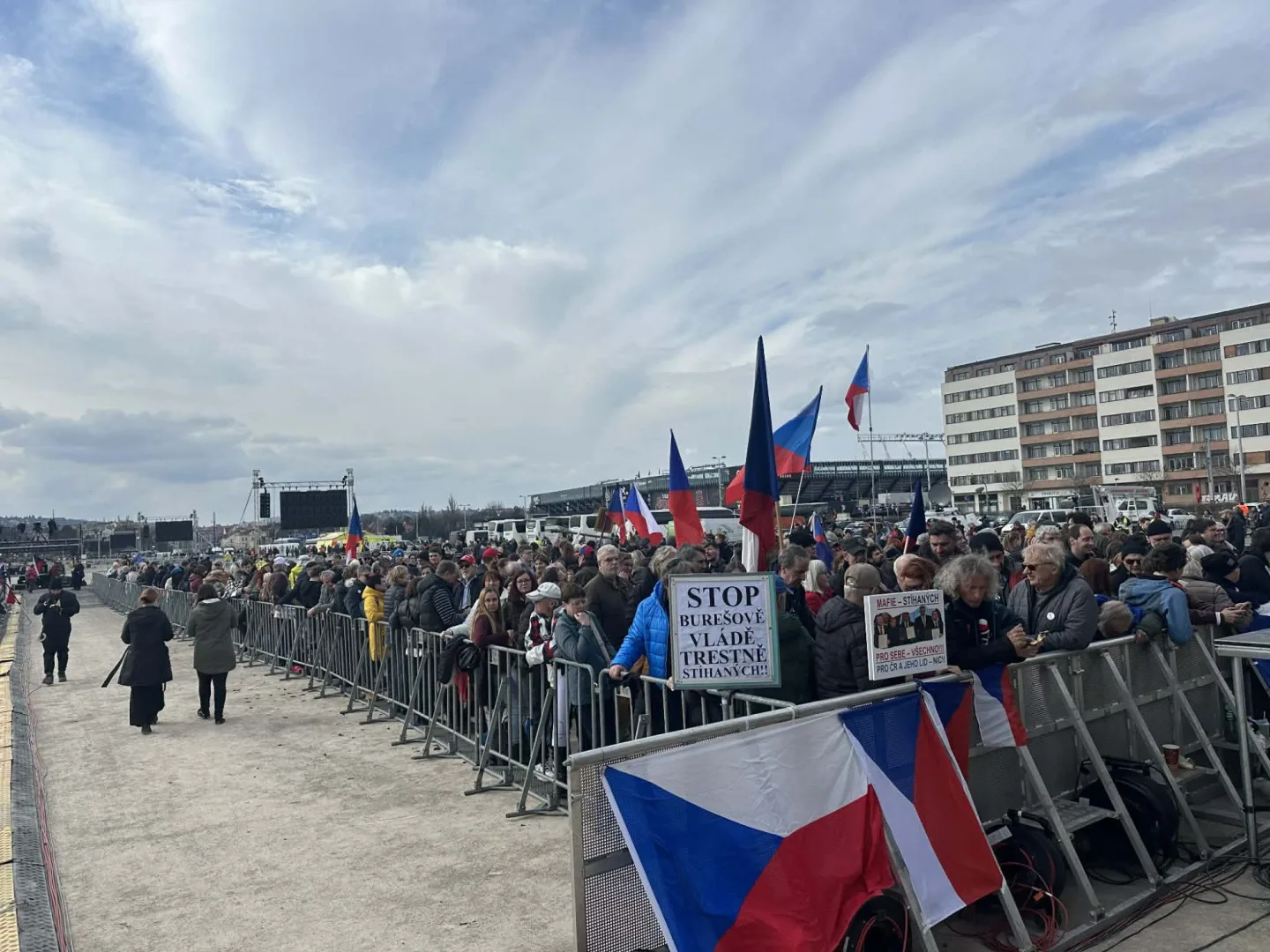 Protivládní demonstrace Milionu chvilek zaplnila Letnou, dorazily desítky tisíc lidí