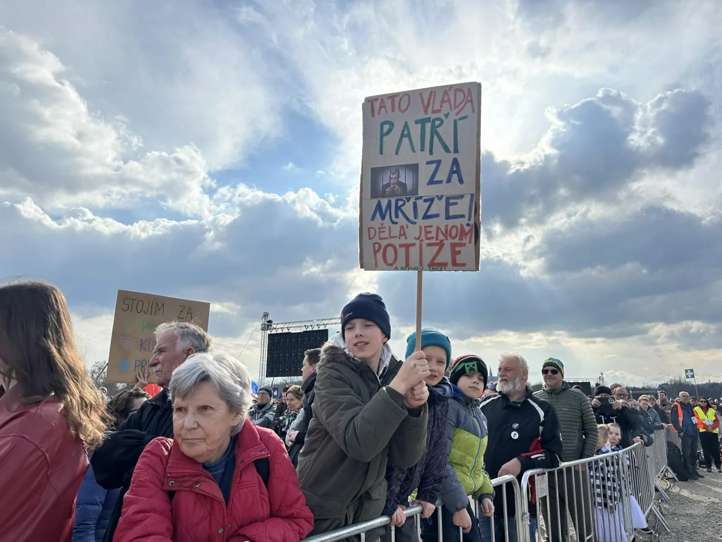 Protivládní demonstrace Milionu chvilek zaplnila Letnou, dorazily desítky tisíc lidí