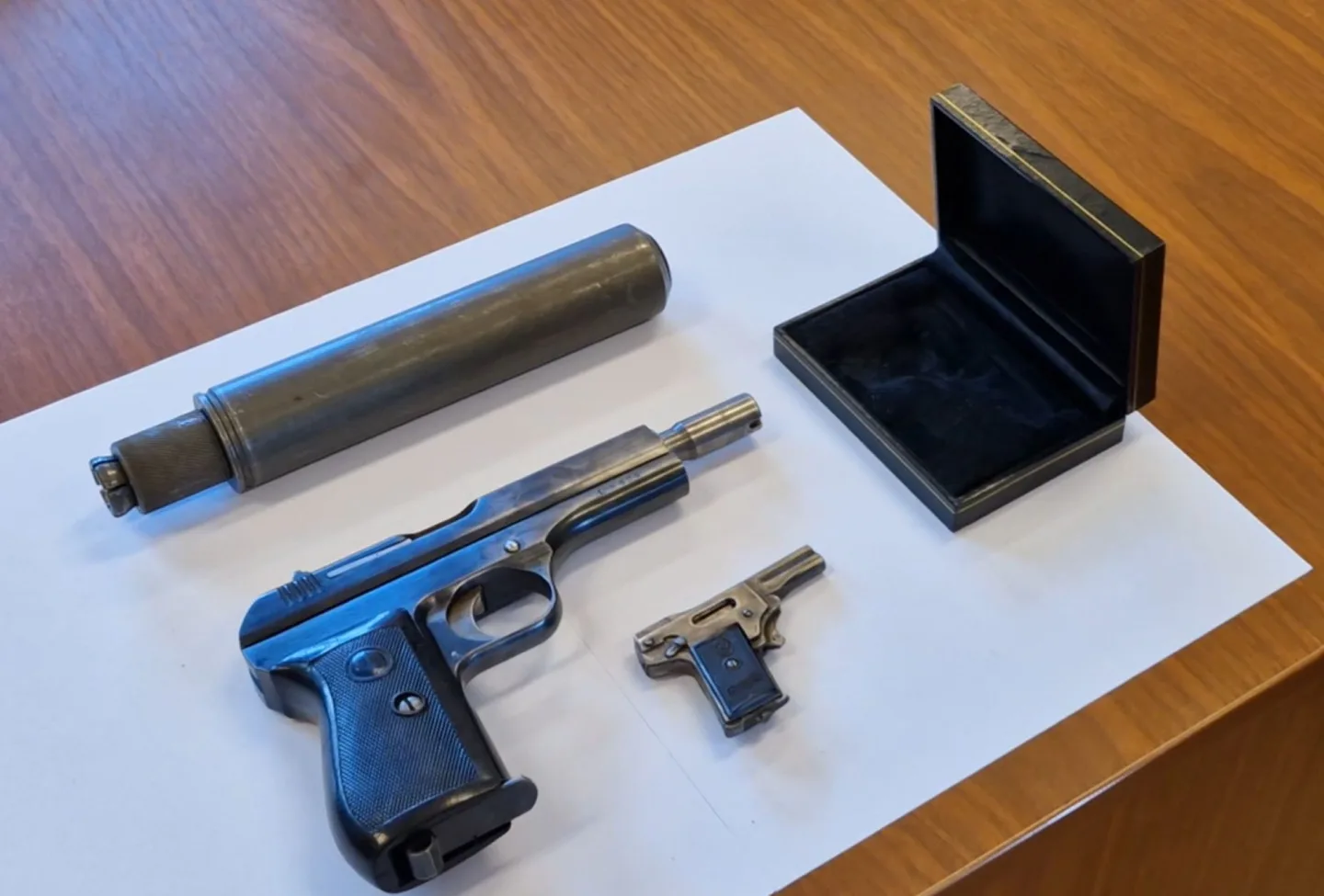 FOTO: Policisté v rámci zbraňové amnestie viděli 150 zbraní. Jaké byly největší rarity?