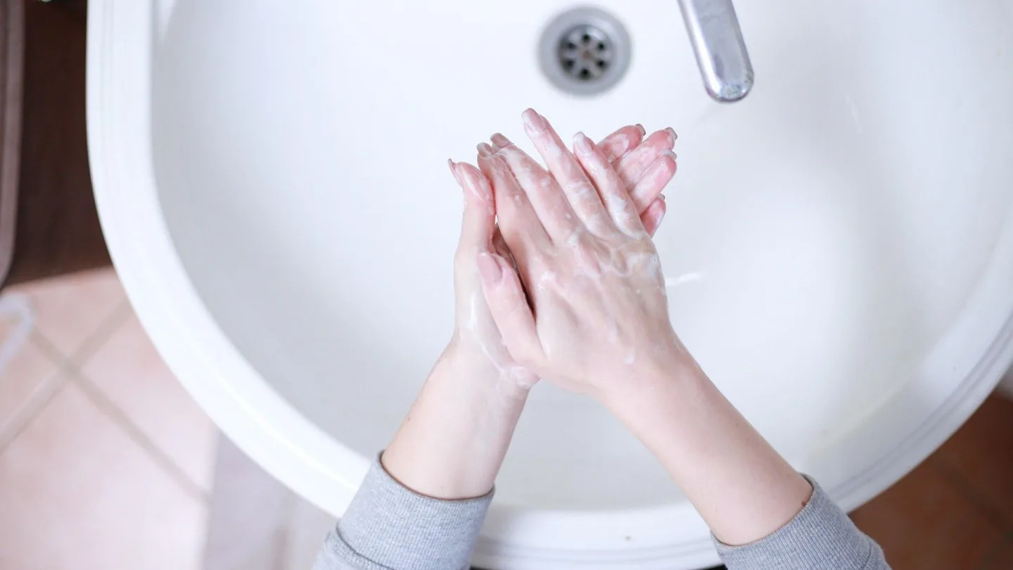 Prevencí před žloutenkou je časté mytí rukou
