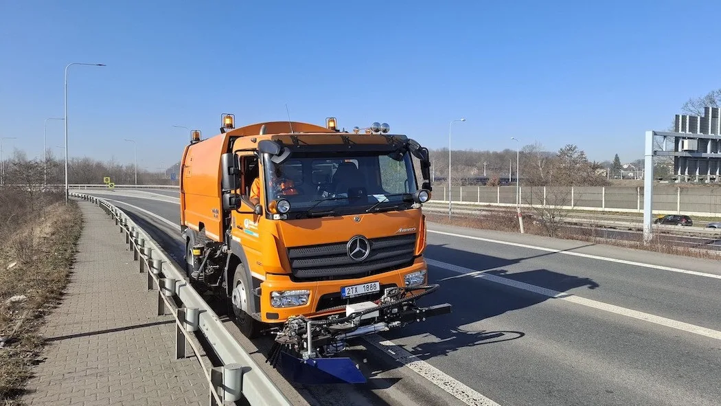 Městská firma zatím z ulic v Ostravě odstranila 587 tun špíny, méně než loni