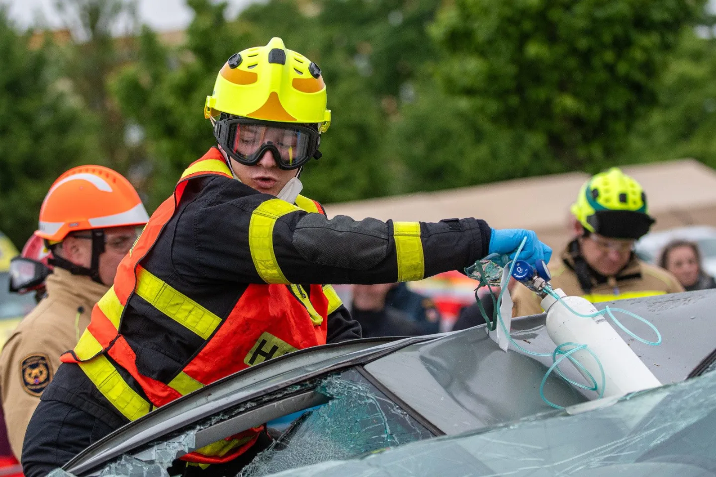 Hasiči v Ostravě předvedli boj s časem. Soutěž ve vyprošťování simulovala vážné nehody