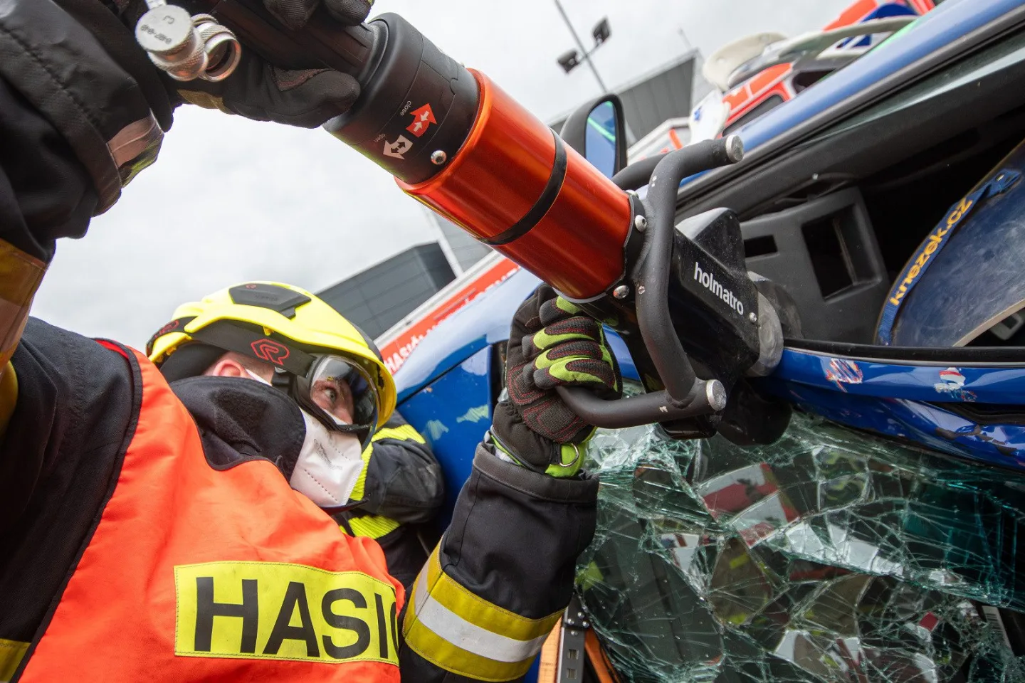 Hasiči v Ostravě předvedli boj s časem. Soutěž ve vyprošťování simulovala vážné nehody