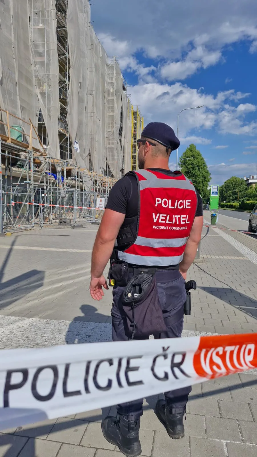 Policisté vyšetřují smrt ženy v bytovém domě v Havířově, zaútočil na ni soused